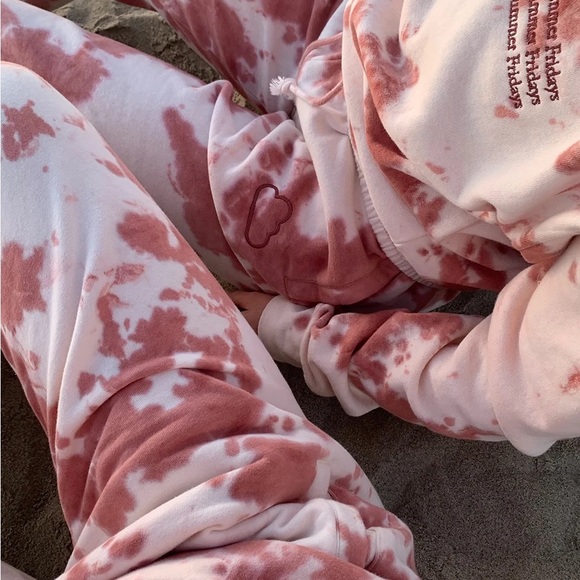 Summer Fridays sweatsuit set - Picture 2 of 7